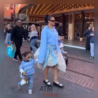 😍😍 #Rihanna and her #BabyBoy Riot were spotted at The Grove in #LosAngeles yesterday.