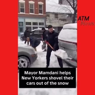 #ZohranMamdani seen helping residents in Clinton Hill, #Brooklyn, shovel their cars out of the #snow ❄️🥶
—
🎥 abc7ny