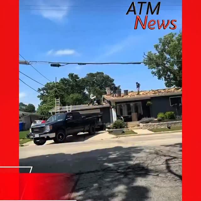 Oops!! Roofers were seen fighting on the #roof they were working on 👀