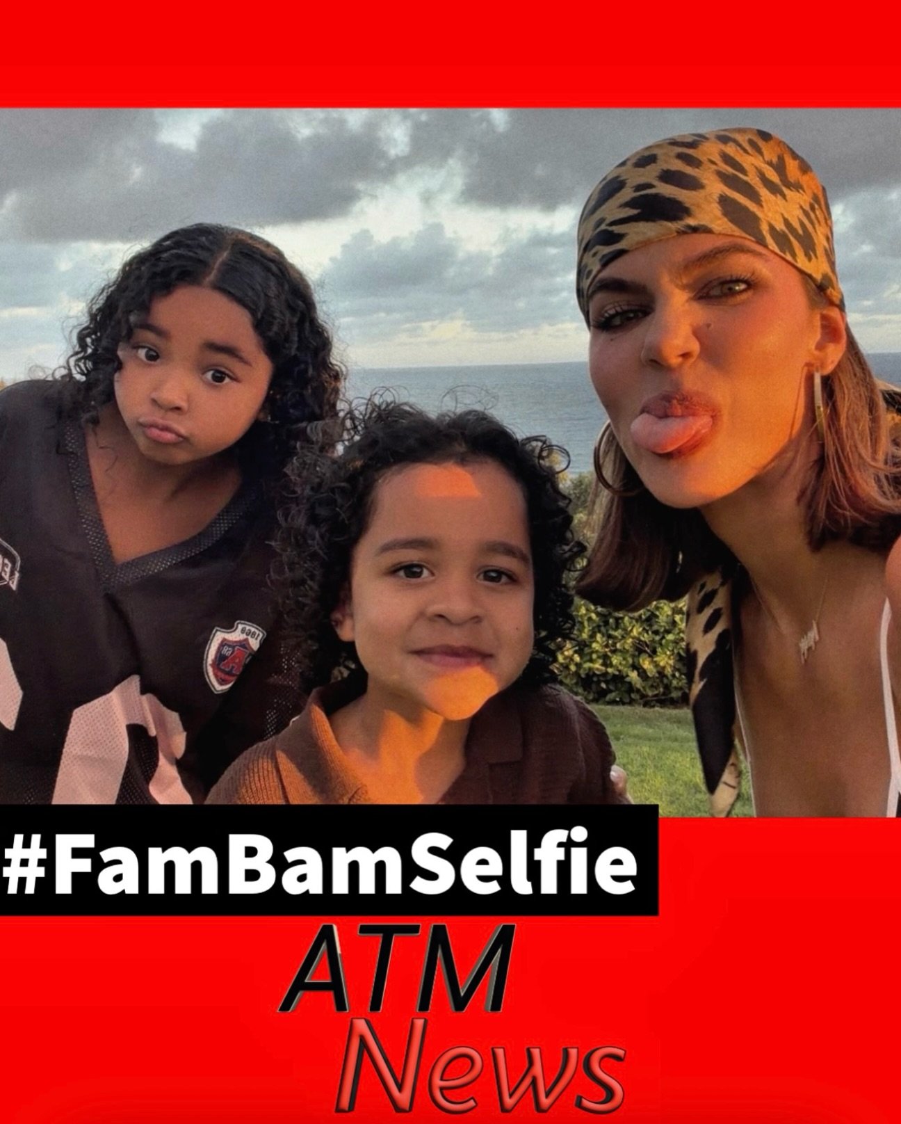 So cute!!!! #KhloeKardashian poses with her minis 🙃📸